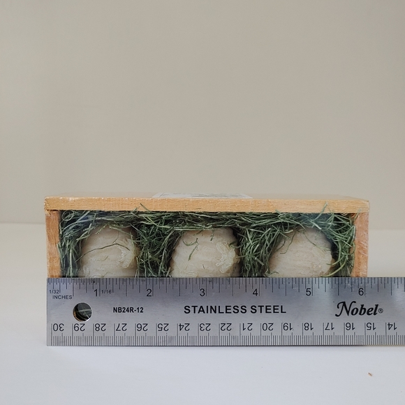 NEW Set of 3 Beeswax Candles Beehive Handmade Gift - Picture 9 of 9